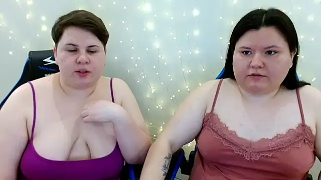 Snapshot of BeckyAndHellen chatting on June 29, 8:09 am BeckyAndHellen online show from June 29, 8:09 am