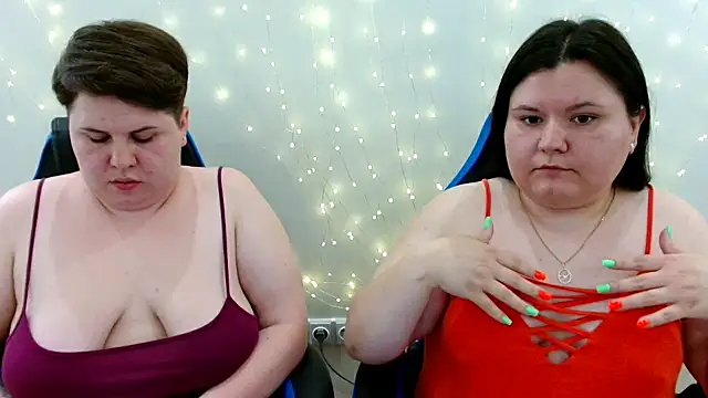 Snapshot of BeckyAndHellen chatting on July 1, 2:51 pm BeckyAndHellen online show from July 1, 2:51 pm