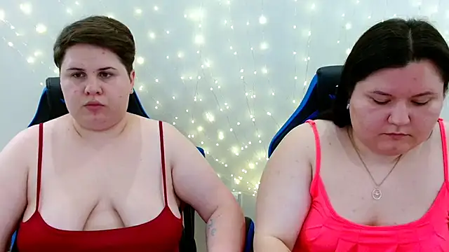 Snapshot of BeckyAndHellen chatting on July 10, 12:30 pm BeckyAndHellen online show from July 10, 12:30 pm
