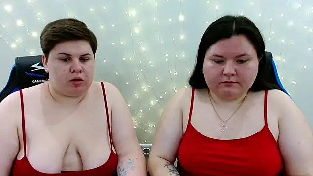 Snapshot of BeckyAndHellen chatting on July 18, 7:45 am BeckyAndHellen online show from July 18, 7:45 am