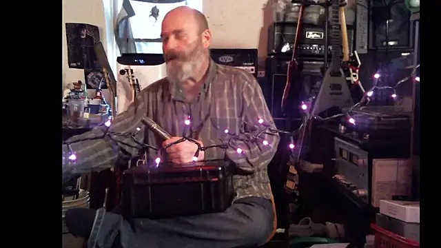 Snapshot of SirGarMack chatting on April 8, 4:07 pm SirGarMack online show from April 8, 4:07 pm