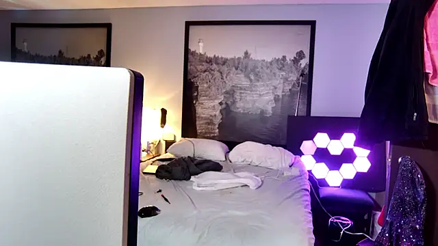 savageconfidence online show from April 2, 9:40 am