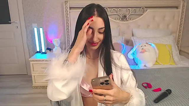 Lina Robbins online show from January 18, 4:16 am