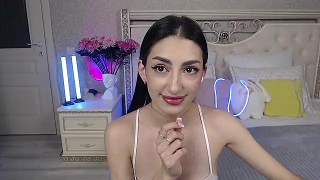 Lina Robbins online show from February 16, 10:17 pm