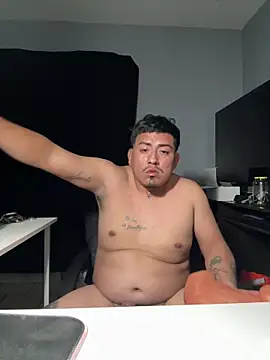 Snapshot of Luisrtrrr chatting on December 18, 6:19 am Luisrtrrr online show from December 18, 6:19 am