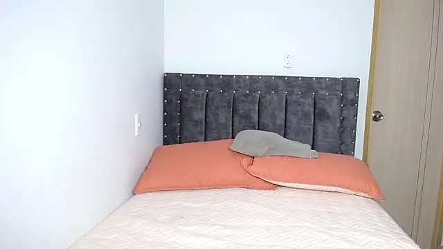 Snapshot of Megan_mancini chatting on December 22, 12:40 am Megan mancini online show from December 22, 12:40 am