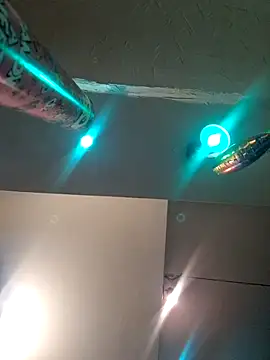 Snapshot of RomWoolf chatting on February 18, 12:59 am RomWoolf online show from February 18, 12:59 am