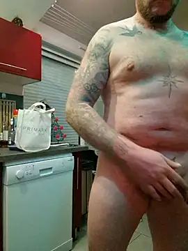 Snapshot of RomWoolf chatting on March 5, 11:38 pm RomWoolf online show from March 5, 11:38 pm