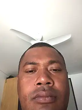 Snapshot of tuwegon chatting on July 7, 10:03 pm tuwegon online show from July 7, 10:03 pm