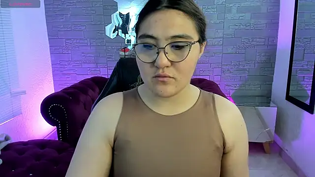 conniejames m online show from October 27, 12:42 pm