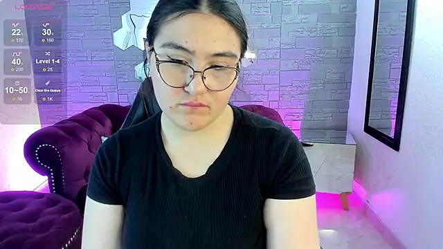 conniejames m online show from November 18, 12:31 pm