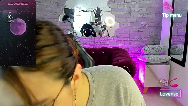 conniejames m online show from February 4, 1:06 pm