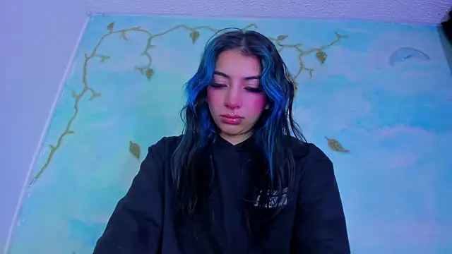 SaturnooStonee online show from December 2, 1:22 am