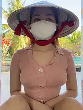 BabyThree  online show from February 3, 9:14 am