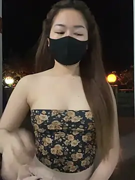 BabyThree  online show from February 7, 2:32 pm