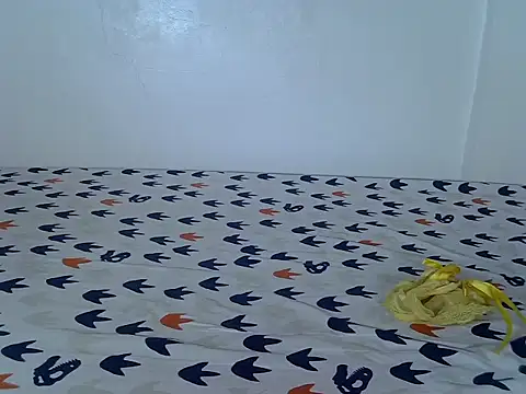 laetitia  online show from February 13, 9:22 pm