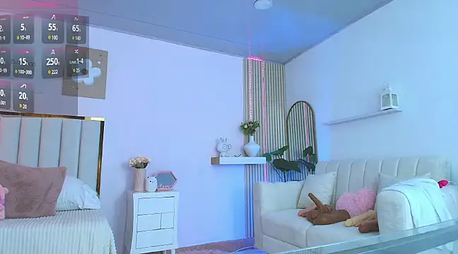 Snapshot of Cristall_Bunny chatting on February 17, 12:32 am Cristall Bunny online show from February 17, 12:32 am