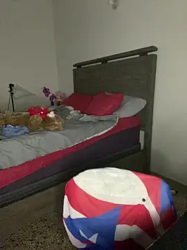 ladycreamypr2 online show from March 4, 5:35 am