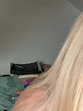 Liana Lou online show from February 28, 10:41 am