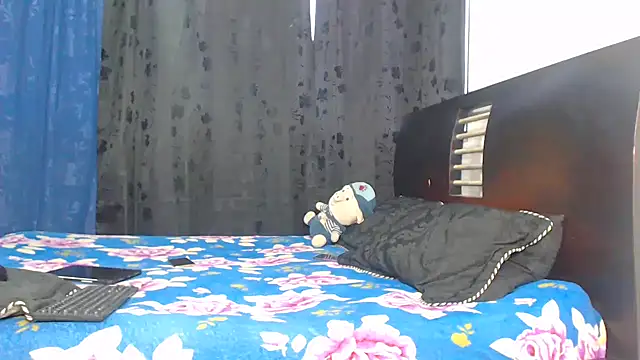 Hot Sharks  online show from November 27, 11:01 am