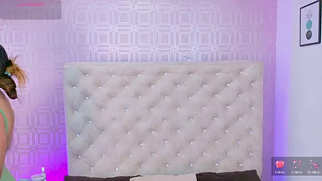 Sara Desire online show from October 2, 11:50 am