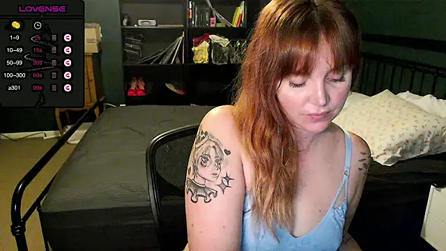 Snapshot of Blaze_Baby chatting on December 4, 6:06 pm Blaze Baby online show from December 4, 6:06 pm