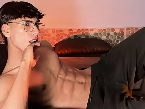 Snapshot of Teo_skinny chatting on January 16, 9:30 pm Teo skinny online show from January 16, 9:30 pm