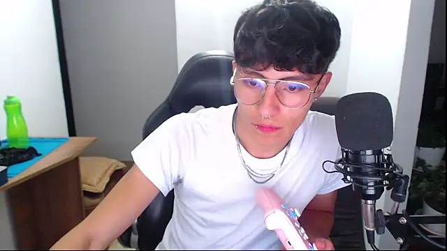 Snapshot of jay_dimarco2 chatting on March 14, 2:50 am jay dimarco2 online show from March 14, 2:50 am