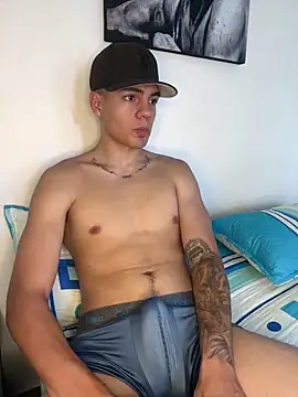 Snapshot of santiago_sosa24 chatting on May 22, 3:17 pm santiago sosa24 online show from May 22, 3:17 pm