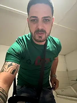 iltoscano95 online show from September 21, 6:09 pm