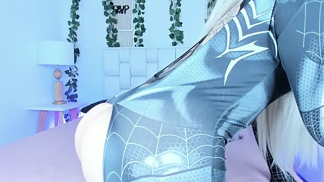 Snapshot of SophieHill_gh chatting on January 21, 11:02 pm SophieHill gh online show from January 21, 11:02 pm