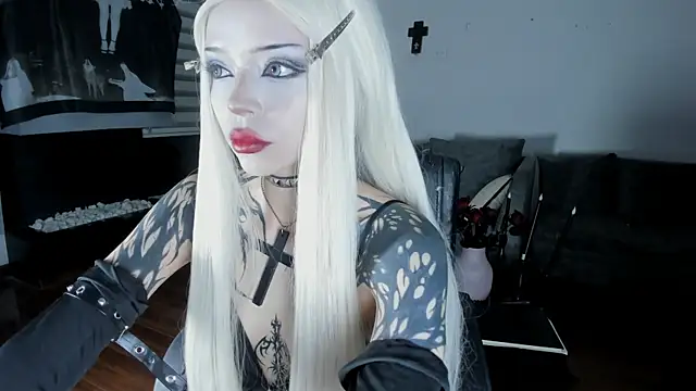 Snapshot of SophieHill_gh chatting on April 24, 3:31 am SophieHill gh online show from April 24, 3:31 am