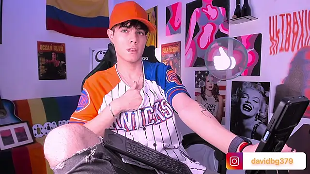 Snapshot of cinnamon_boyxxx chatting on February 11, 12:49 am cinnamon boyxxx online show from February 11, 12:49 am