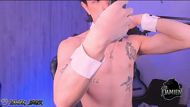 Snapshot of cinnamon_boyxxx chatting on September 22, 2:46 am cinnamon boyxxx online show from September 22, 2:46 am