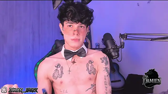 Snapshot of cinnamon_boyxxx chatting on September 24, 1:09 am cinnamon boyxxx online show from September 24, 1:09 am