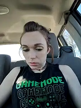 Snapshot of Genevieve143 chatting on January 18, 9:45 pm Genevieve143 online show from January 18, 9:45 pm