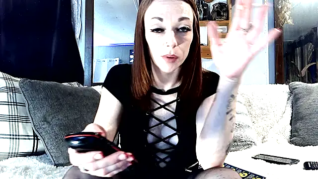 Snapshot of Genevieve143 chatting on May 10, 4:39 am Genevieve143 online show from May 10, 4:39 am