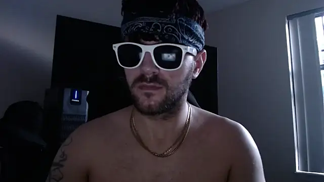 Snapshot of jonnybans chatting on October 4, 11:25 pm jonnybans online show from October 4, 11:25 pm