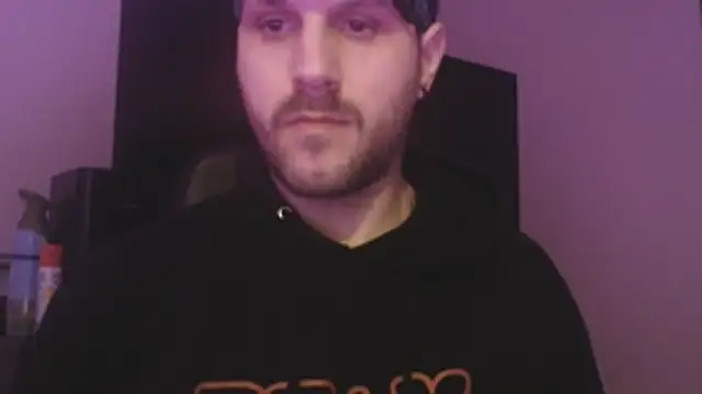 Snapshot of jonnybans chatting on February 12, 7:58 am jonnybans online show from February 12, 7:58 am