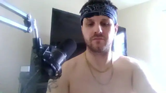 Snapshot of jonnybans chatting on June 1, 10:33 pm jonnybans online show from June 1, 10:33 pm