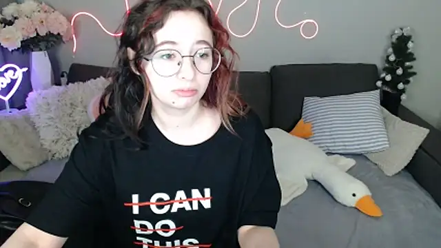 Mini Diva online show from March 22, 9:13 am