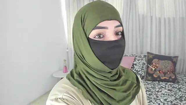 Snapshot of Uzra_hayed chatting on April 27, 2:04 pm Uzra hayed online show from April 27, 2:04 pm