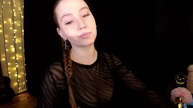 SindiWatsoon online show from October 31, 12:28 pm