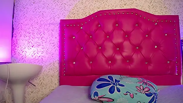 luly pink online show from March 13, 4:30 am