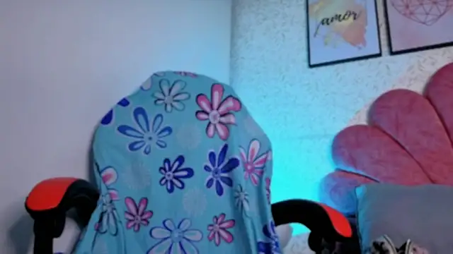 Snapshot of luly_pink chatting on June 17, 4:04 am luly pink online show from June 17, 4:04 am