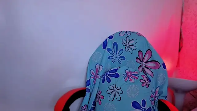 Snapshot of luly_pink chatting on July 3, 4:08 am luly pink online show from July 3, 4:08 am
