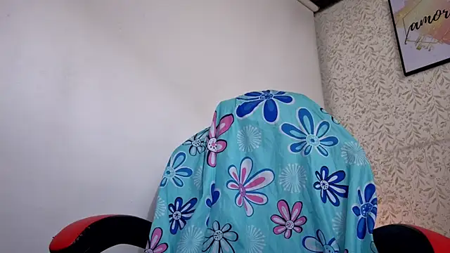 Snapshot of luly_pink chatting on July 16, 5:02 am luly pink online show from July 16, 5:02 am