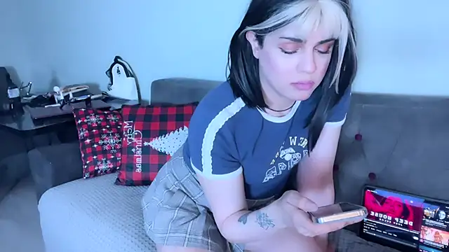 Snapshot of Arab_tgirl chatting on June 11, 10:52 pm Arab tgirl online show from June 11, 10:52 pm