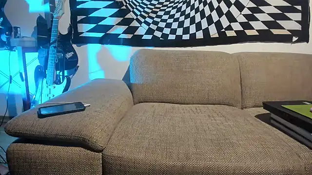 Snapshot of soulfuck92 chatting on December 10, 1:00 am soulfuck92 online show from December 10, 1:00 am