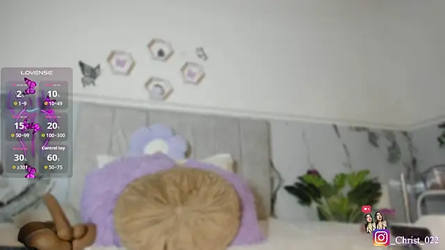 Snapshot of christal_cutee chatting on April 21, 3:57 am christal cutee online show from April 21, 3:57 am